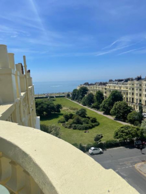Sky View Double Bed Apartment in Brighton and Hove by MyHolidayLet